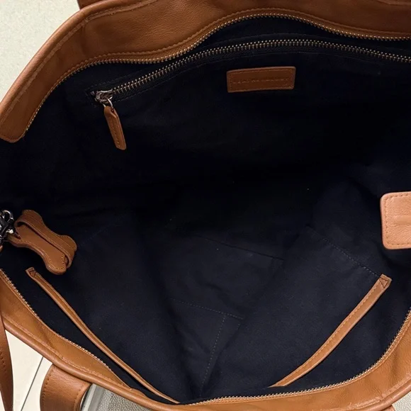 Leatherology Tote Bag with Pouch - Picture 3 of 11